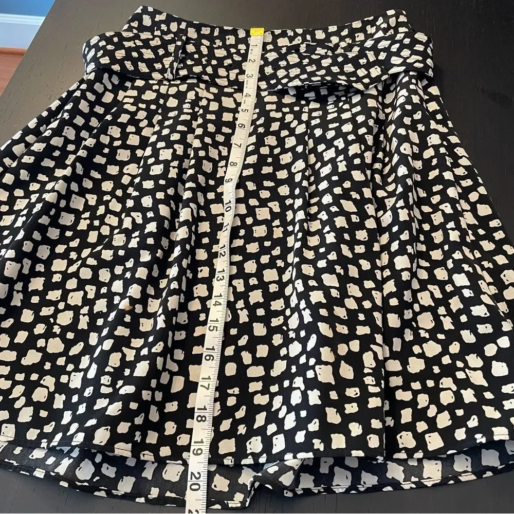 The Limited Black and White Abstract Belted Skirt Women’s Size XS